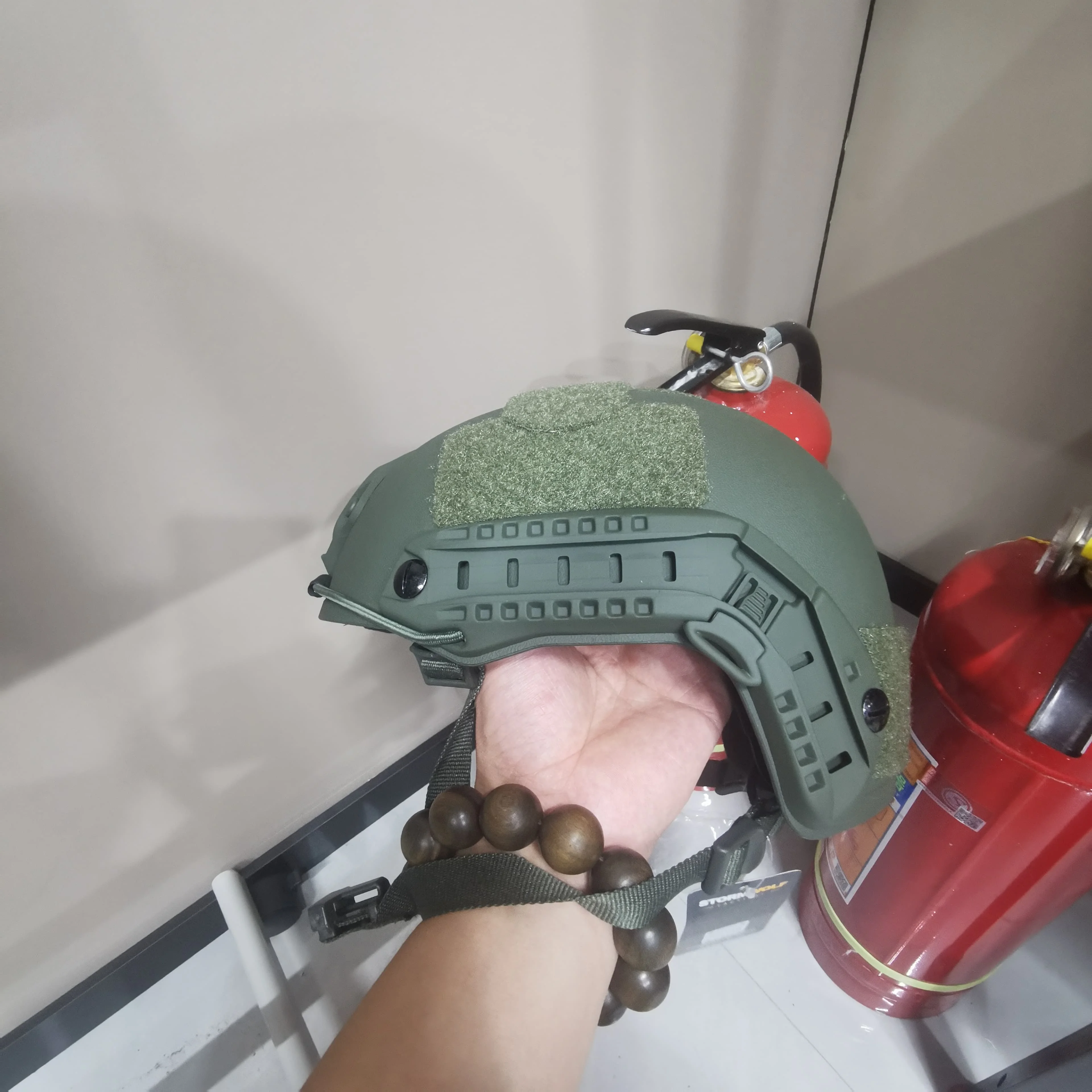 ABS FAST Taktischer Helm 57-62cm Verstellbare Drehkappen-Aufhängung Seitenschienen Frontmontage für Airsoft Outdoor-Training – Detail 7