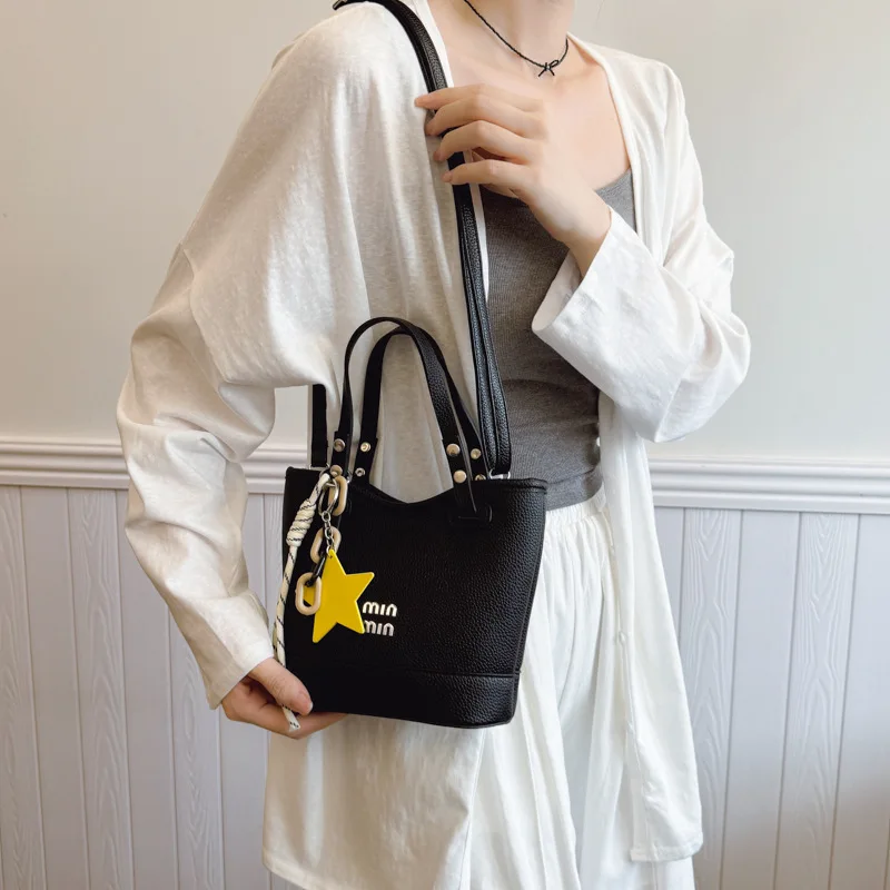 

‌2025 Korean Bucket Bag - Women's Trendy Shoulder Bag, Versatile Commuter Messenger Purse with Simple Fashion Style‌