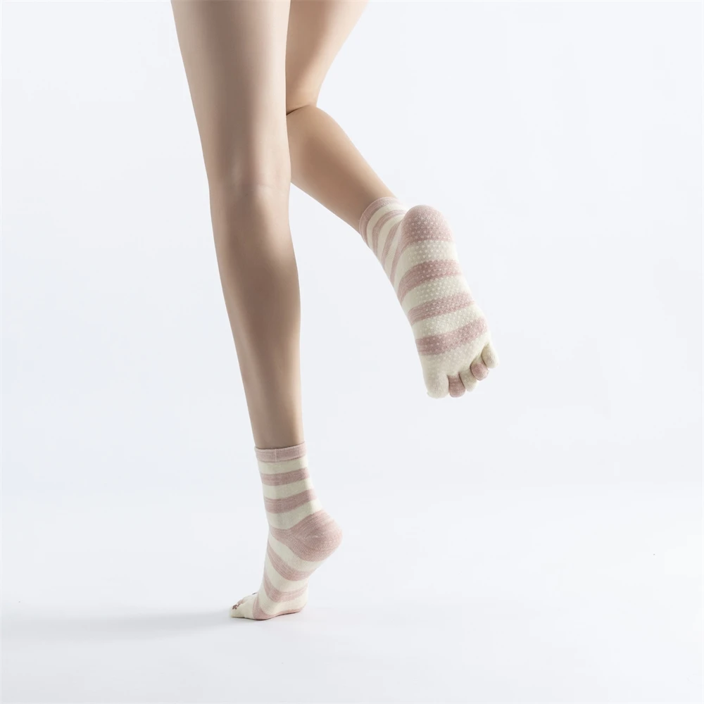 Women Autumn Winter Five-finger Cartoon Non-slip Yoga Socks Cute Cat Striped Dance All-match Split Toe Mid-tube Sports Calf Sock