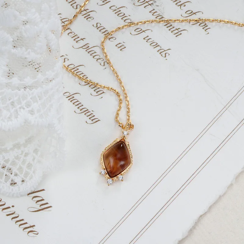 لامون عقد عتيق العنبر للنساء 925 فضة القلائد شبه الكريمة الأحجار المعاد تدويرها العنبر اليشم 10K مطلية بالذهب