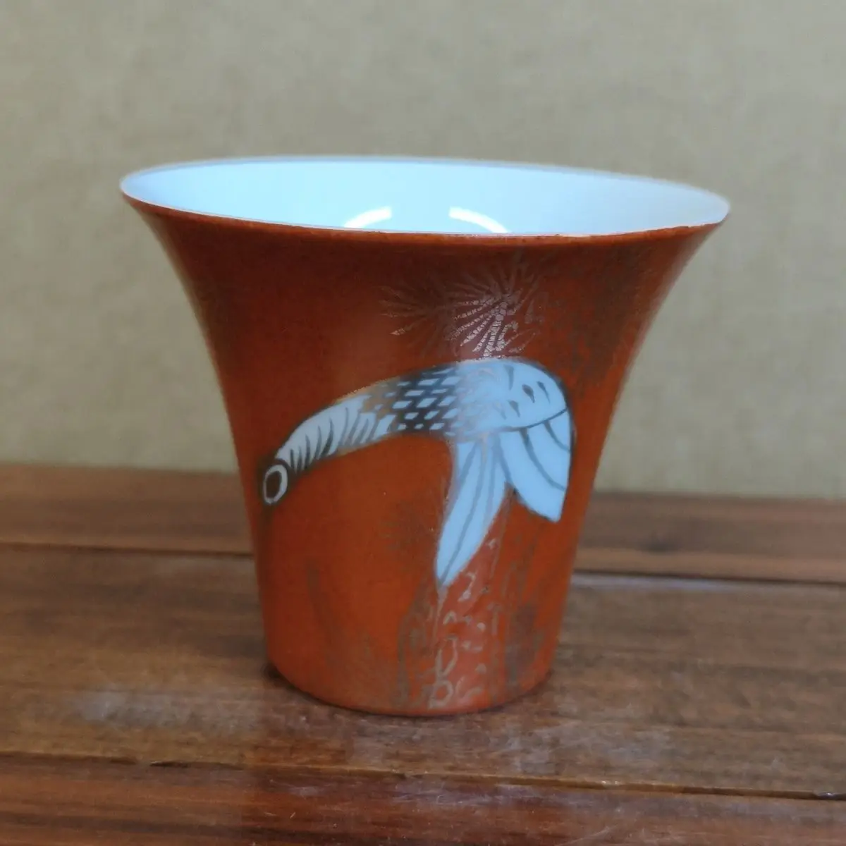 Handcrafted Painted Ceramic Old Collected Coral Red Cup Gilded Pine And Crane Longevity Decorative Container Box