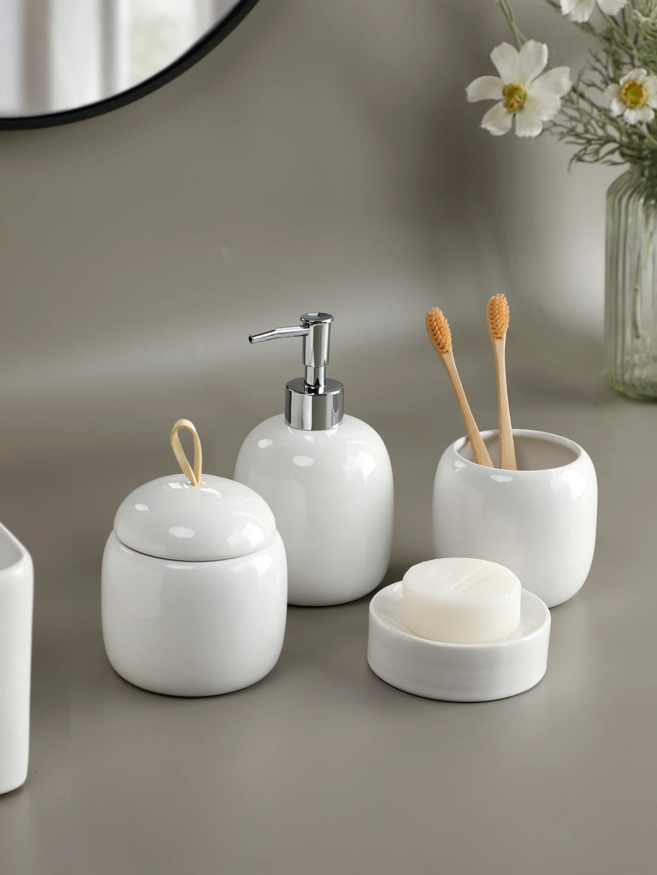 Set di accessori per il bagno Dispenser di sapone portasapone bicchiere pompa bottiglia tazza tampone di cotone scatola materiale ceramico nero o