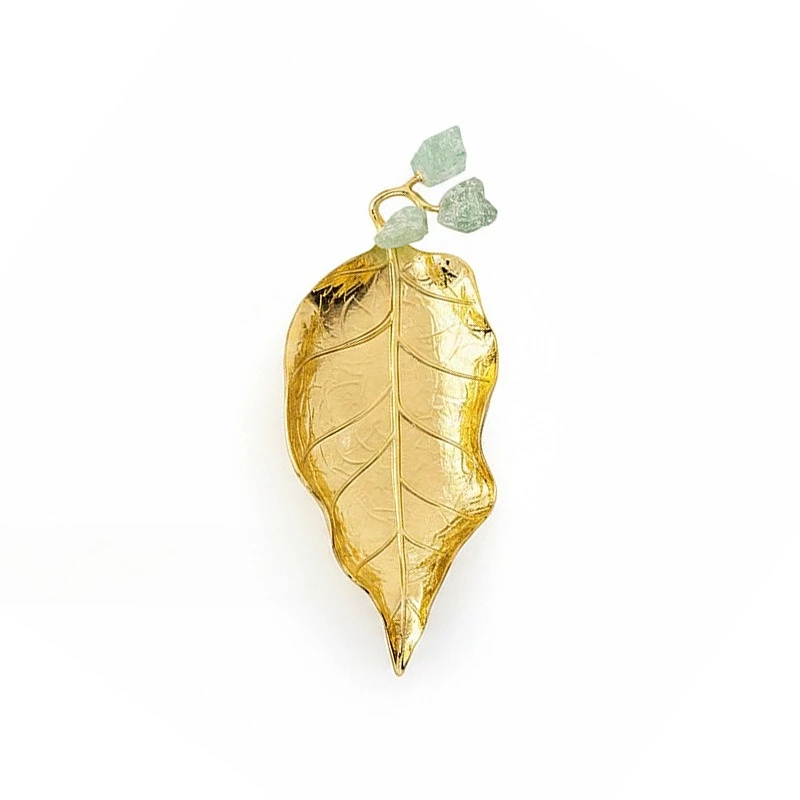 Modern light luxury metal copper maple leaf fruit plate green fluorite aromatherapy tray desktop living room entrance decoration