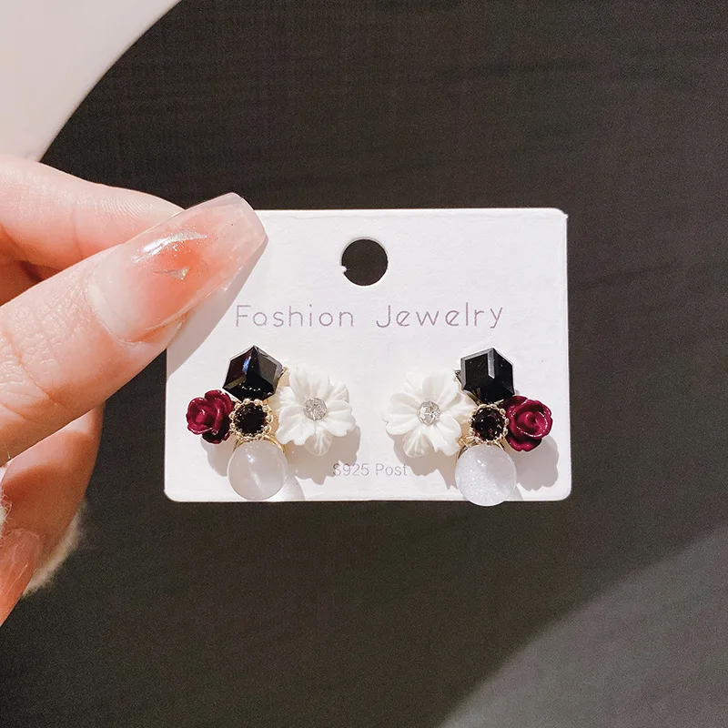 Retro Elegant Crystal Flower Stud Earrings Handmade Fashion Jewelry Vintage Earrings for Women New Fashion Wedding Party Gift