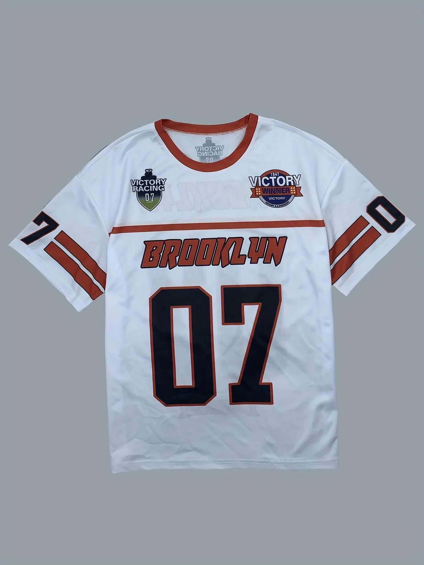 

The Versatile Sports Jersey Style T-Shirt for Teenagers Is Suitable for Spring and Summer Outings Made of Lightweight Materials