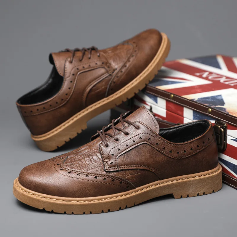 Sapatos de couro de luxo masculino, Brogue de alta qualidade, sola macia confortável, sapatos casuais com renda, sapato vestido de negócios masculino