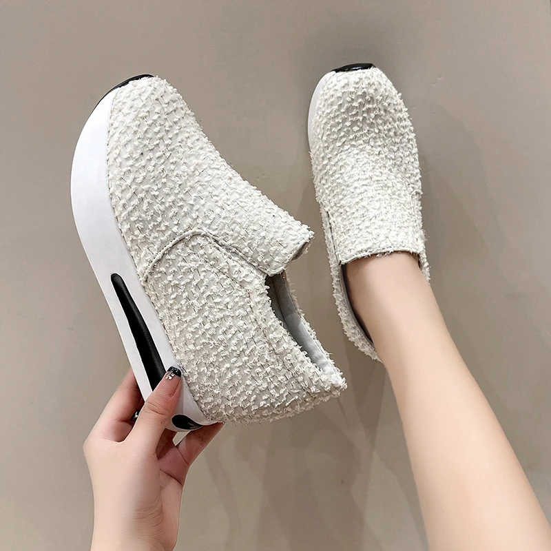 Ladies Shoes 2023 Hot Sale Slip on Women Vulcanize Shoes Autumn Round Toe Solid Shoes Female Platform Casual Large Size Sneakers