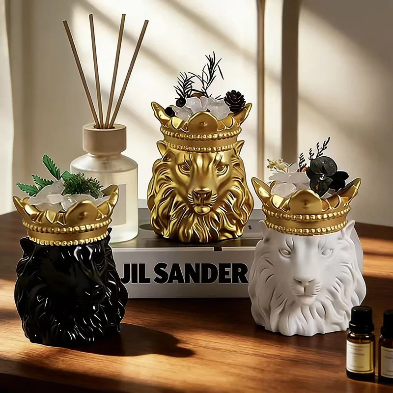 

Gold Crown Lion King Aroma Stone Decorative Ornament with Storage, Light Luxury Home Decor for Living Room Bedroom, Elegant Gift
