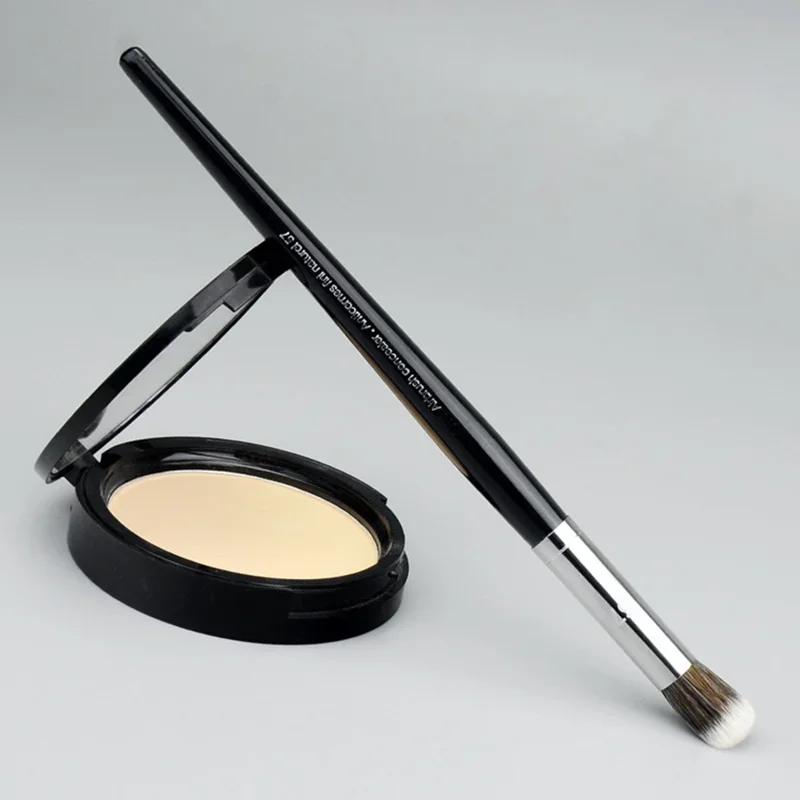 1 pieza 57 #   Brocha de maquillaje corrector con mango de madera, sombra de ojos de fibra multifuncional, resalta el contorno Facial, herramientas de maquillaje