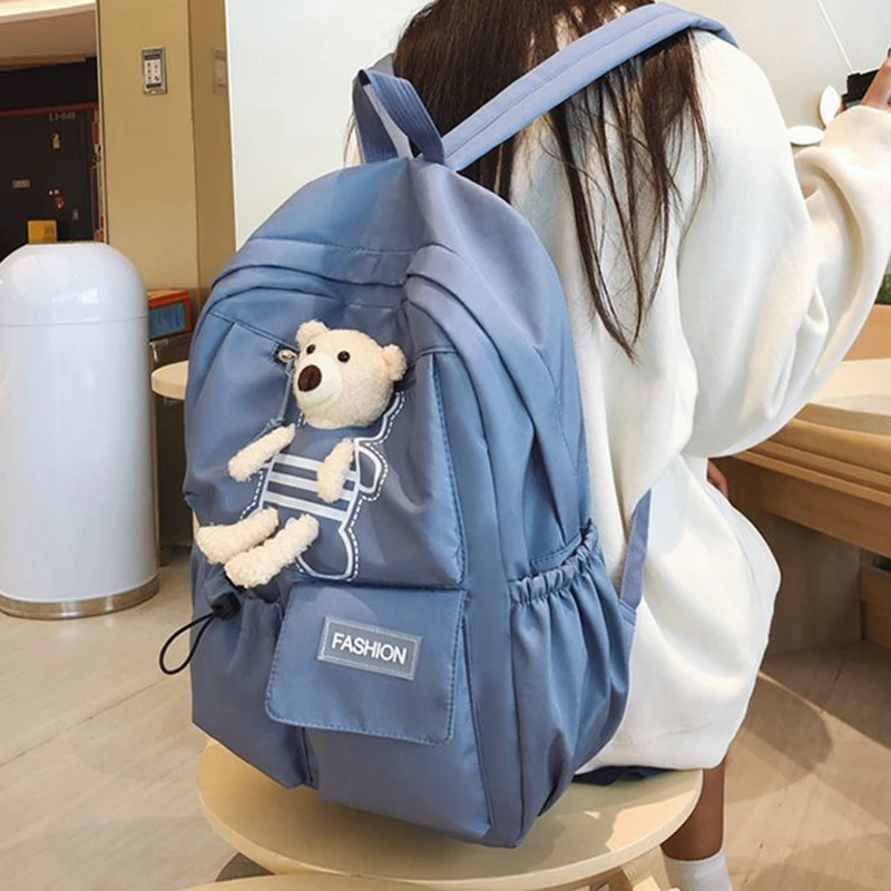 Trendiger „FASHION“-Label-Rucksack für tägliche Ausflüge zum Pendeln, stilvoller Bärendetail, mehrfarbig, leicht, lässig, geräumige Tasche