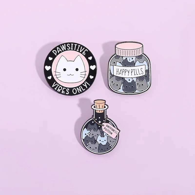 لطيف الكرتون كيتي الانجراف زجاجة المينا بروش الإبداعية ماجيك زجاجة التلبيب شارة بدبوس على ظهره الملابس قبعة الملحقات