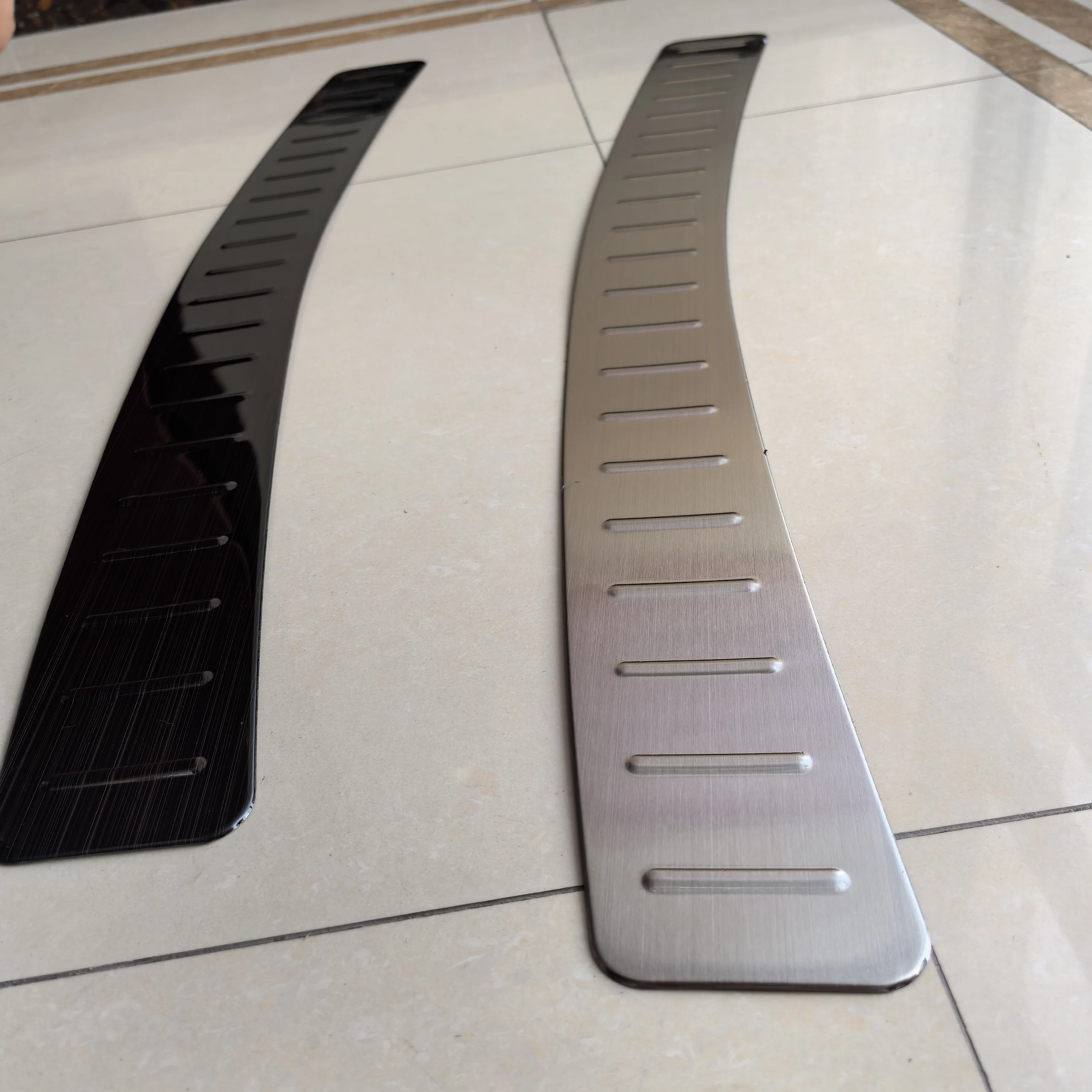 

For Chevrolet Trax 2014-2018 Rear Bumper Protector Sill Trunk Rear guard Tread Plate Trim Car styling