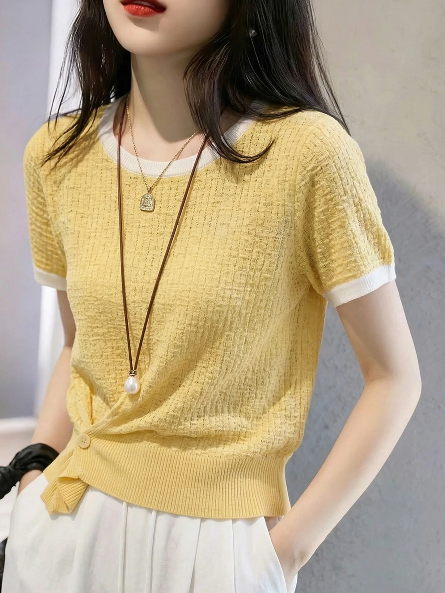 

Fashionable Short Sleeve Knitted Top Spring Summer 2026 Women's Unique Color Block Design Korean Style Trendy Casual Shirt