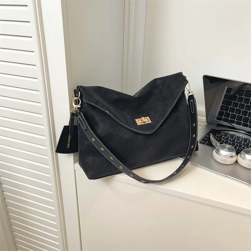 Elegante Casual Damen-Umhängetasche Vielseitige Schultertasche im Retro-Stil Pendler-Tragetasche Weiches PU-Material Mittlere Größe – Detail 16