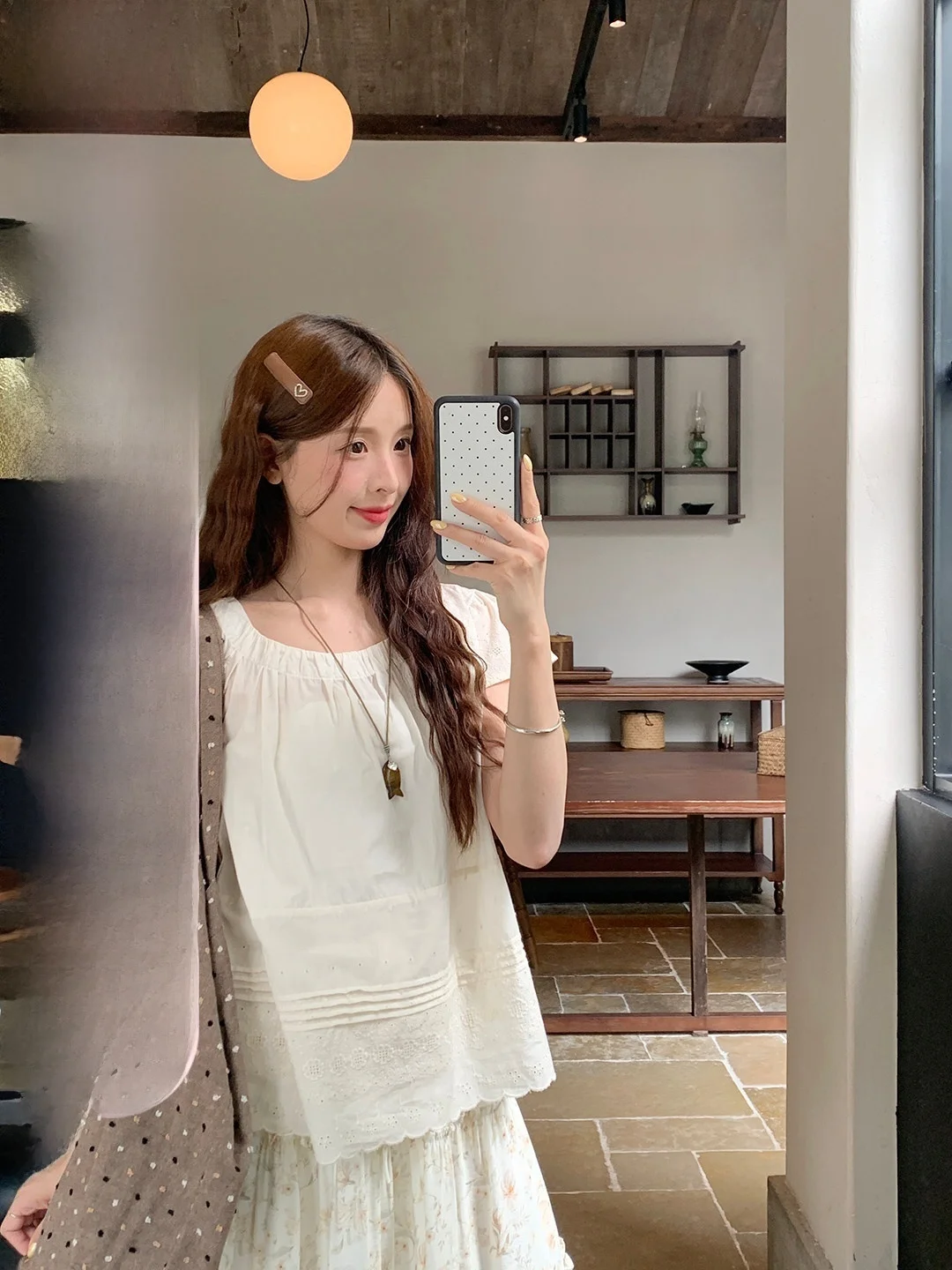 

Retro Style Embroidered Pleated Short Sleeve Shirt Women's Loose Fit Cotton Top Korean Fashion Elegant Design Casual Wear