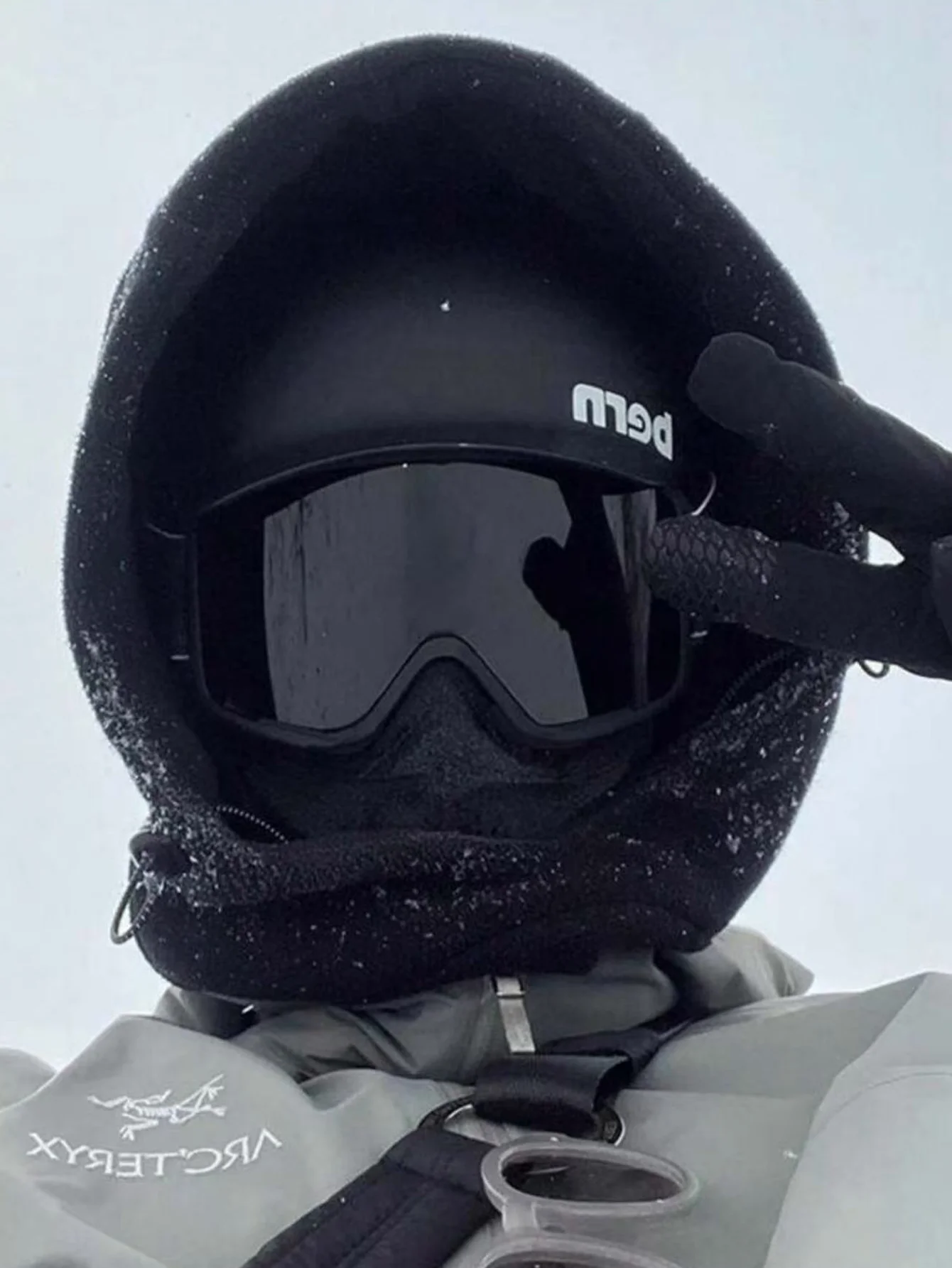 نظارات تزلج مرنة كبيرة الحجم باللون الأسود بالكامل، مناسبة للتزلج وركوب الدراجات والمغامرة والدراجات النارية والطرق الوعرة والغبار وقابلة للغسل #1