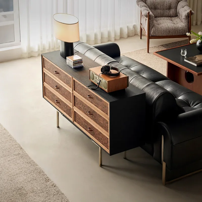 Спальня у стены Средневековая мебель для хранения вещей, прикроватная тумбочка