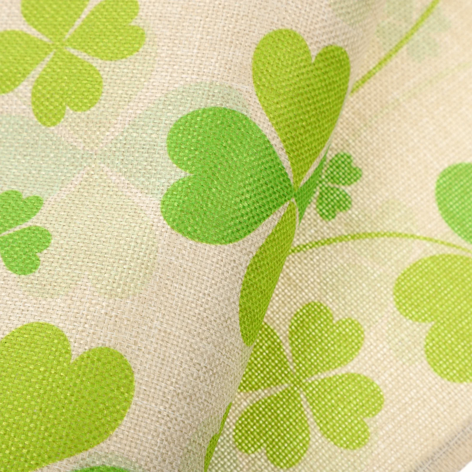 

4Pcs Stylish Table Mat Set Shamrock Placemats for St. Patrick's Day Holiday Party Home Kitchen Decor Festive Atmosphere