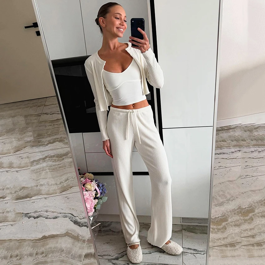 Hiloc элегантный укороченный топ пижамы комплект из 2 предметов женская повседневная однобортная футболка в полоску с брюками на шнурке трендовые наряды 2025