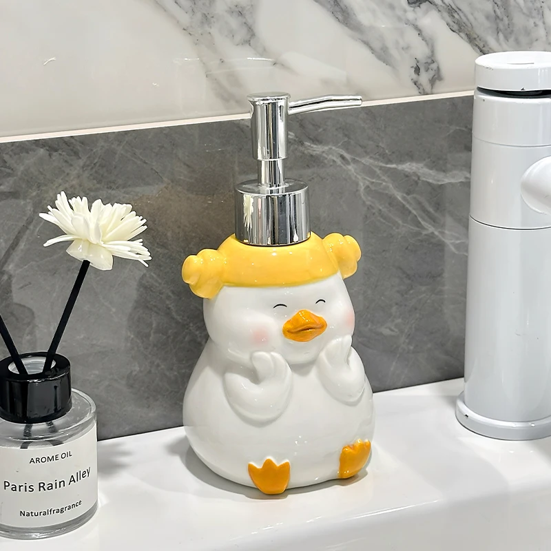 

Cartoon Duck Soap Dispenser Body Wash Shampoo Dispensing Bottle Light lotion Press Bottle Bathroom Accessories