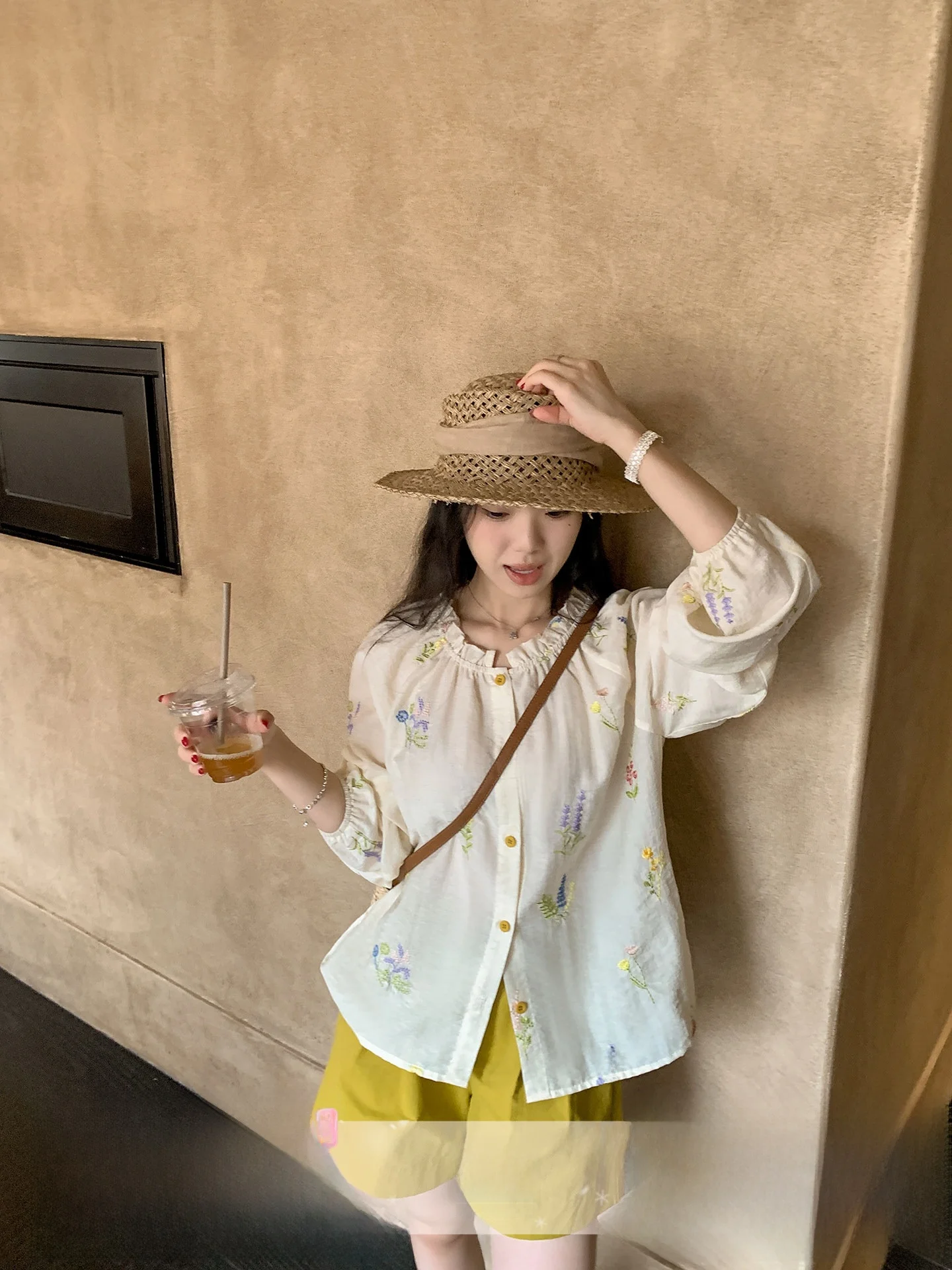 

Ladies' Loose Fit Summer Shirt with Embroidered Lantern Sleeve White Floral Stitching Korean Style Breathable Casual Top
