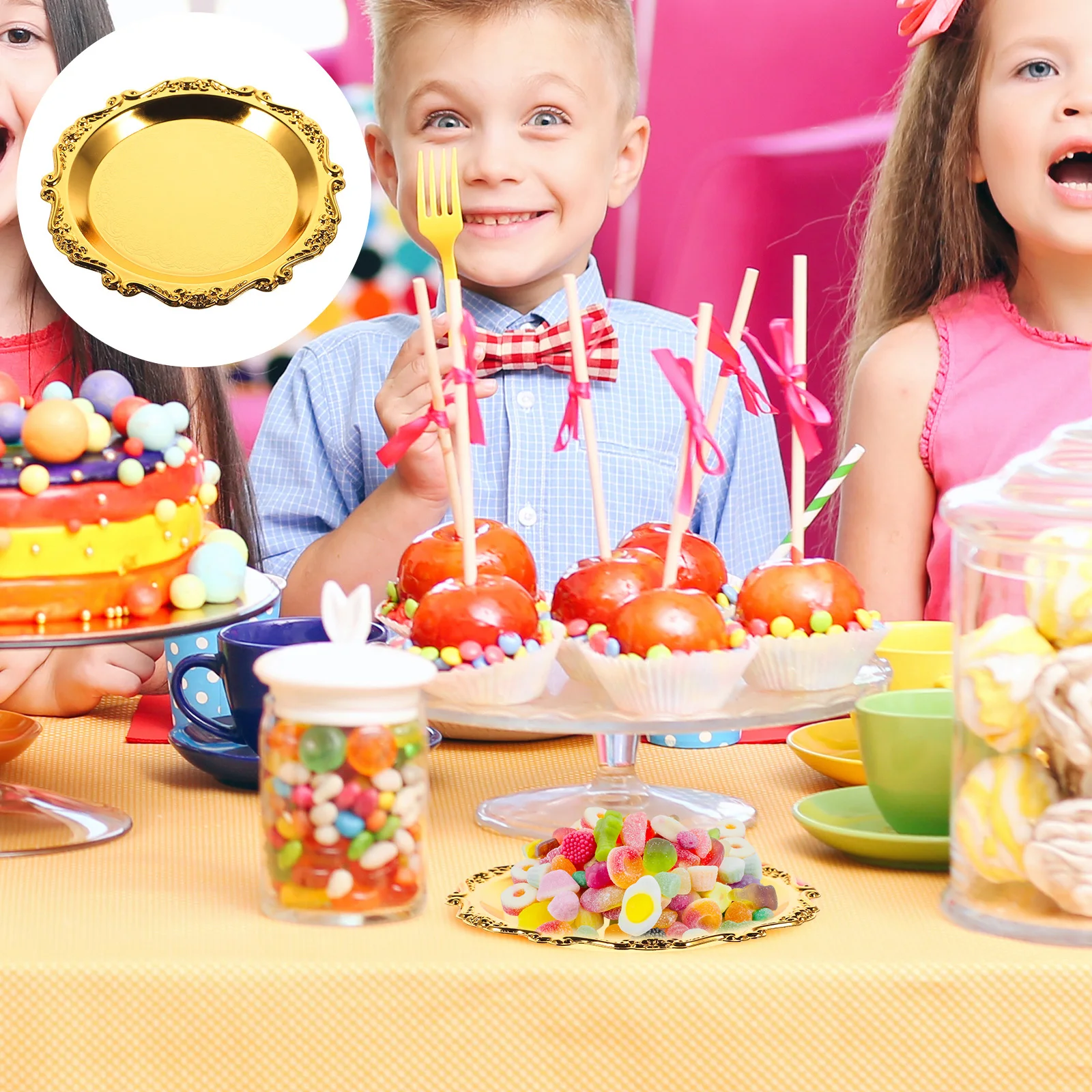 

Plate Premium Iron Material Luxury Dessert Tray for Home Party Outdoor Picnic Candy Storage Serving Dish