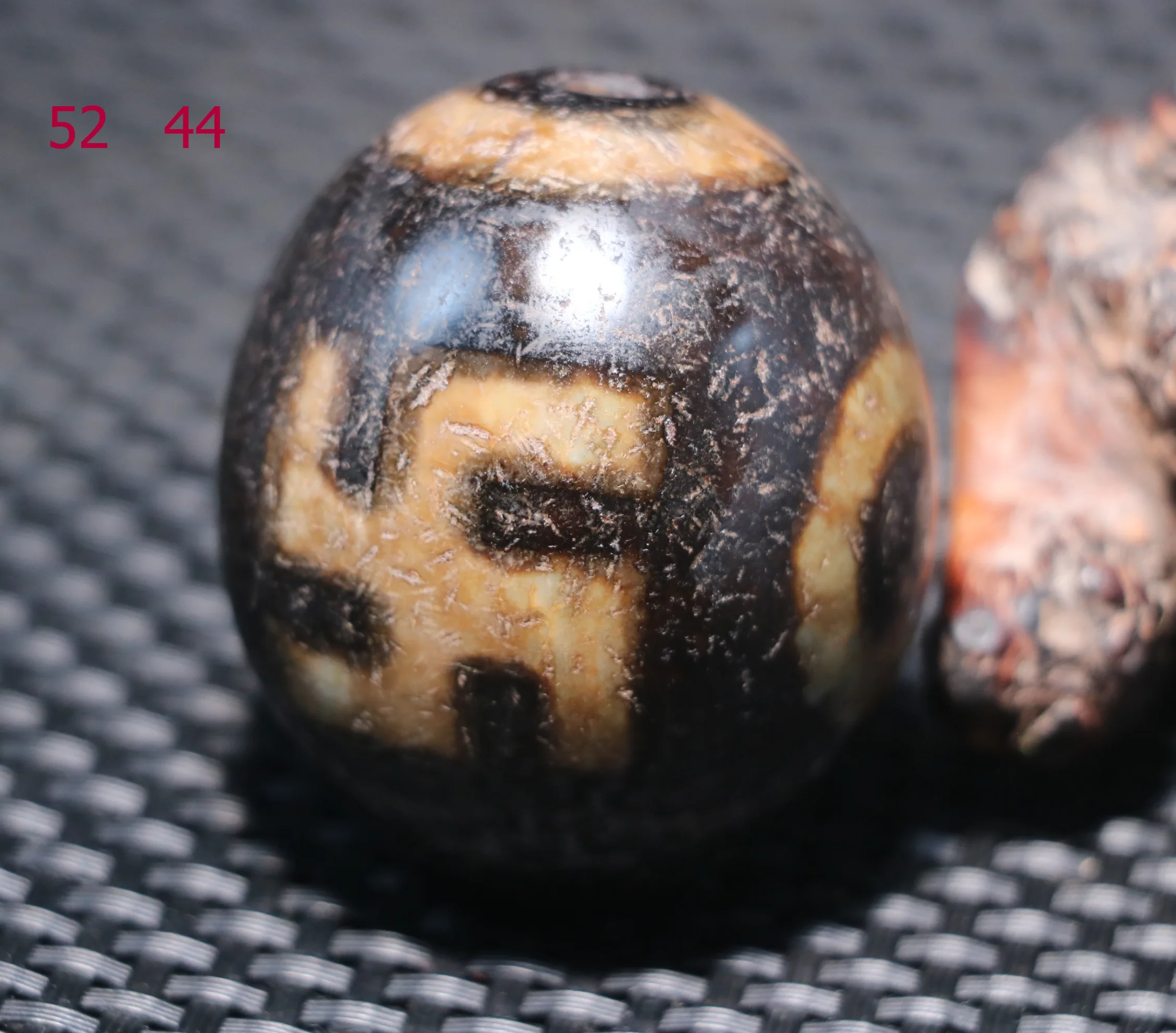 Energy Tibetan Old Agate 2 Eye Wanzi Swastica dZi Bead Large Ball Statue Carving Amulet  Timestown PRL230601ha