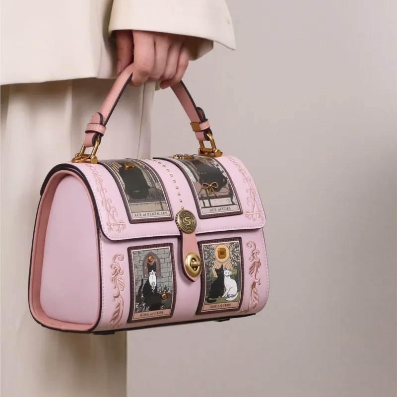 

2026 autumn and winter new niche design high-end handbag retro light luxury heavy industry Boston women's pillow small square ba