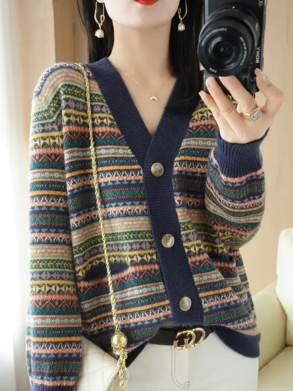 Thickened Striped Long-Sleeved Knitted Cardigan Women's Short Coat Sweater With Loose Sweater And Casual Warm Coat In Autumn And - Image 7