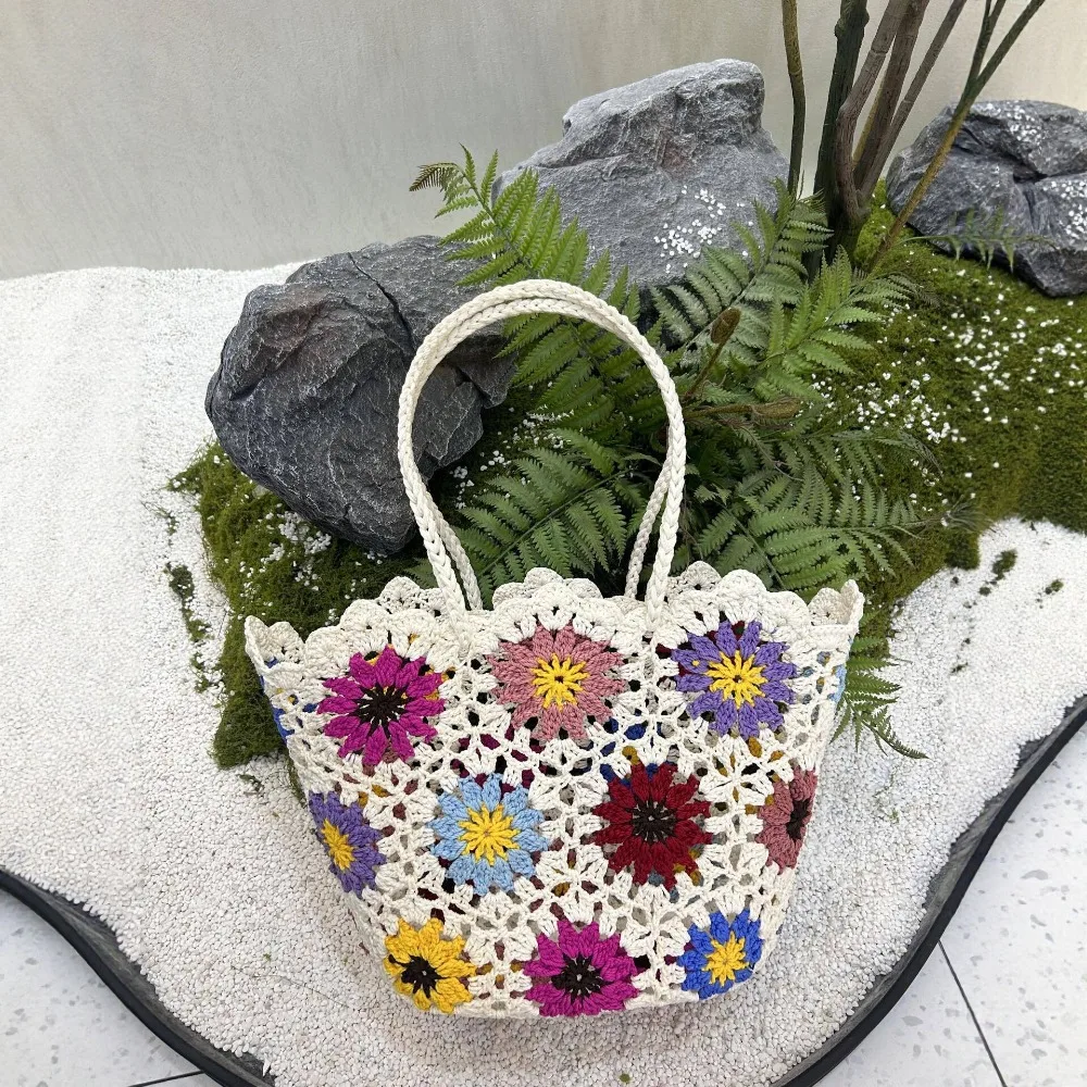 

2026 New Handmade Crochet Woven Women's Summer Vacation Beach Handbag Large Capacity Hollow Flower Texture Unique Fashion Simple