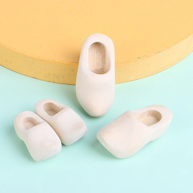 2PCS 1/12 Dollhouse Miniature Dutch 3cm Wooden Shoes Handmade Wooden Clogs Simulation Scene Collocation Model DIY Accessories