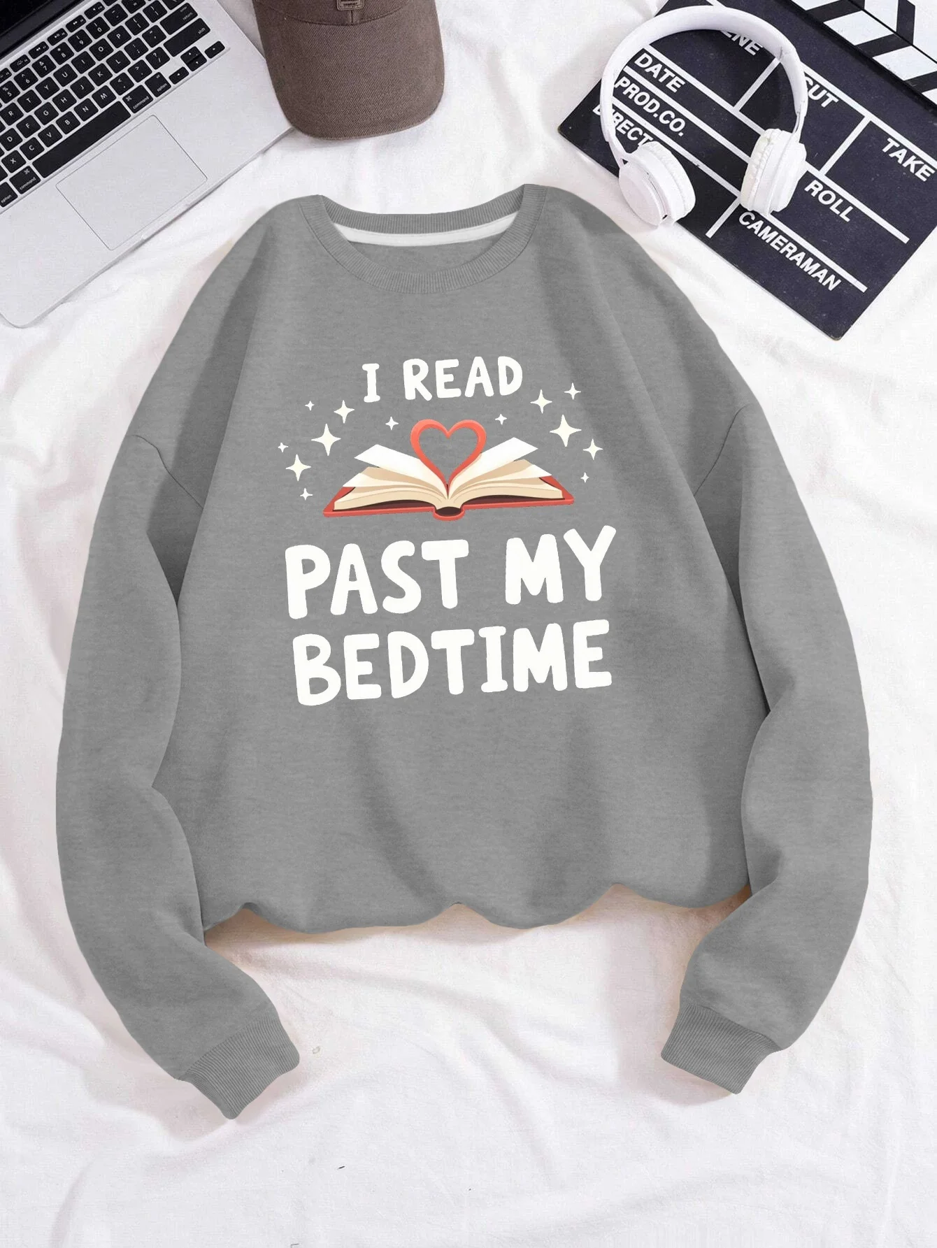 

Women's Plus Size Casual Sweatshirt - "i Read Past My Bedtime" Design with Heart & Book Illustration, Fall/winter Style