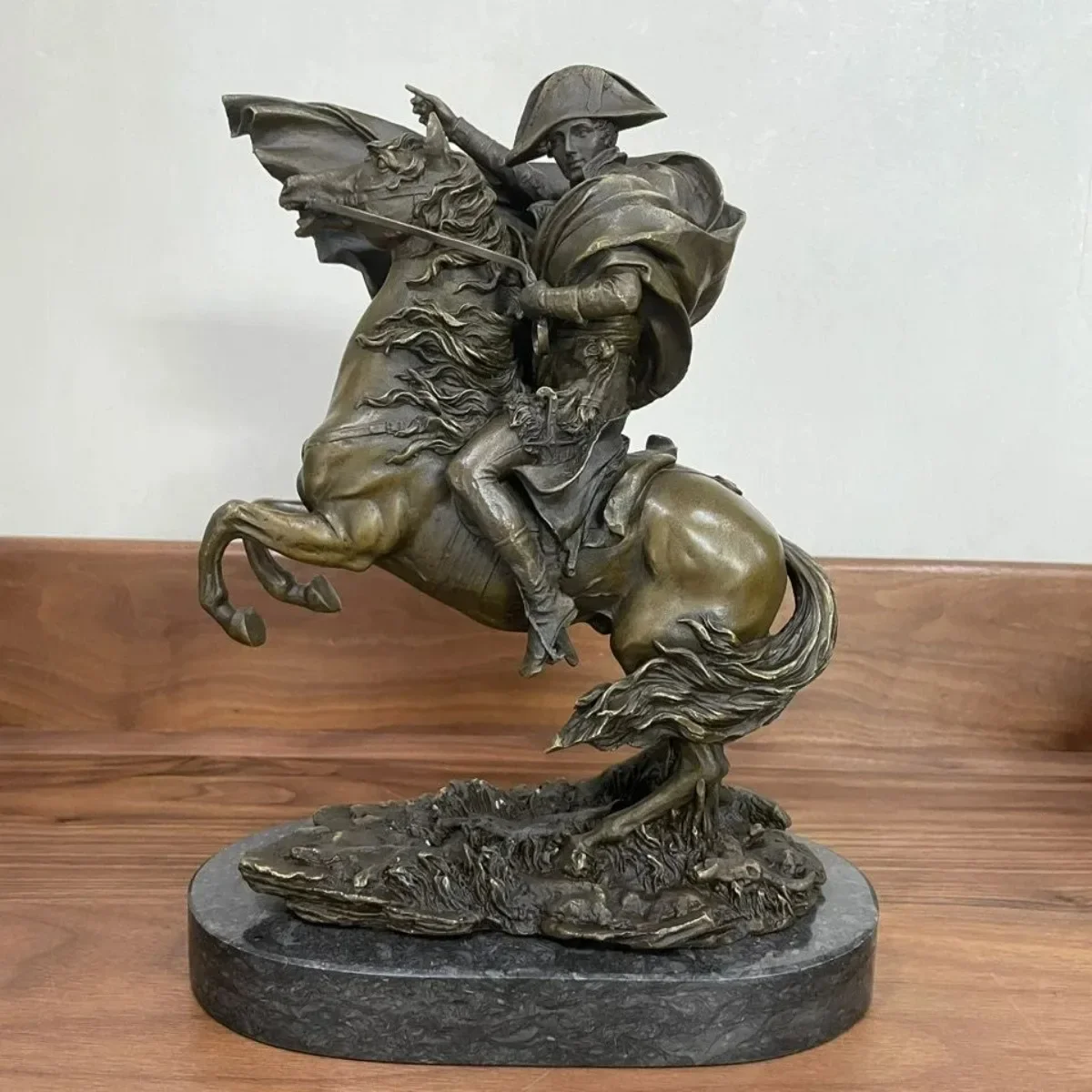 Napoleon Bonaparte Riding Bronze Statue French Famous Emperor Copper Sculpture Collectible Figurine Art Office Home Decoration