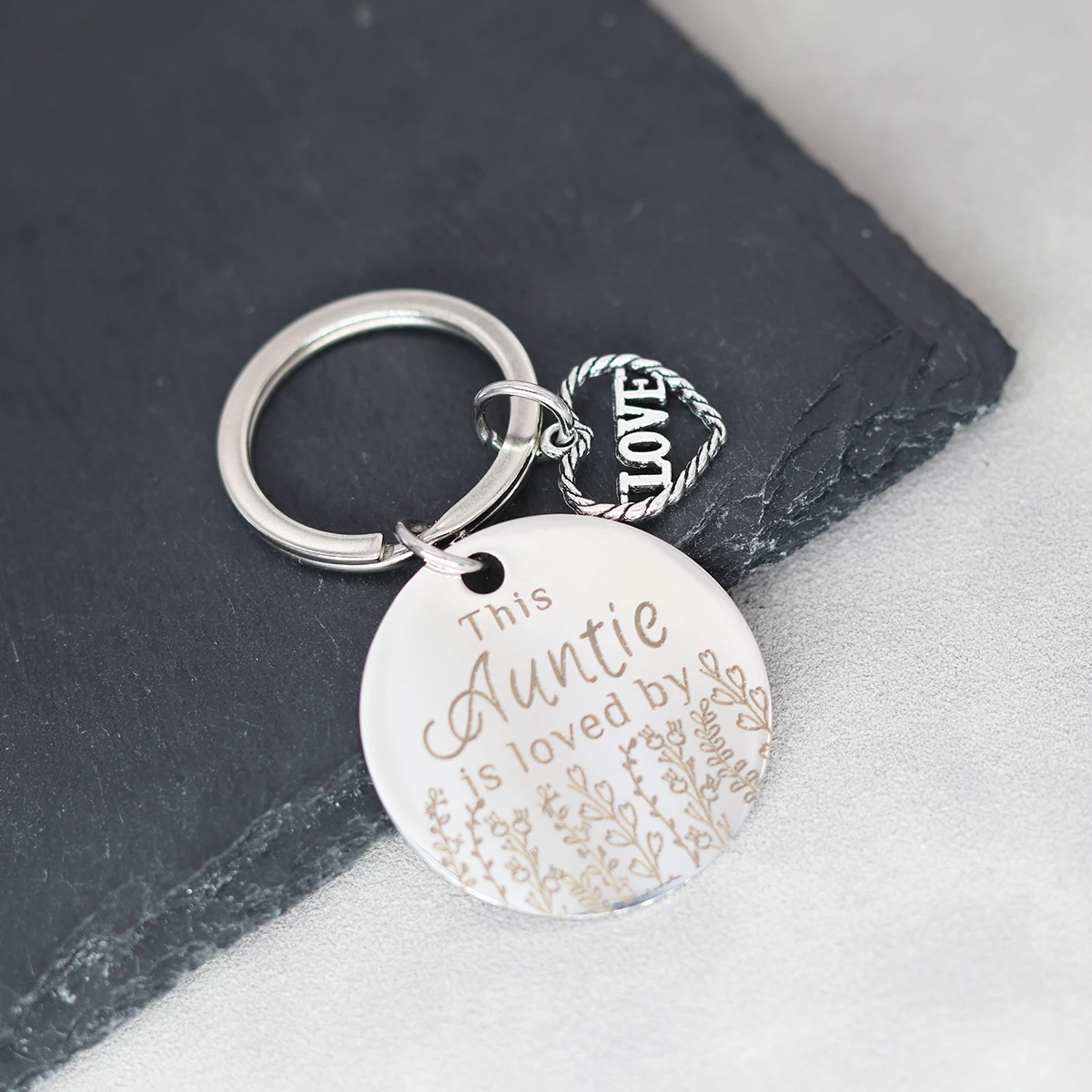 This Auntie Is Loved By Keychain Love Heart Key Chains Stainless Steel Decorative Pendant Keyring Aunt Gift