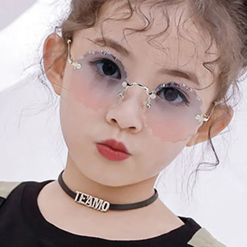 

Retro Sunglasses Children round wavy flowers Frameless Sun Glasses For Girl/Boy Brand Designer Eyewear UV400 Oculos De Sol