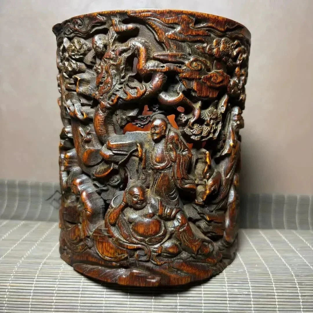 Exquisite Hand-Carved Bamboo Art Hollow Carving Brush Pot Eighteen Arhats Relief Vintage Style Home Study Desk Pen Holder Decor