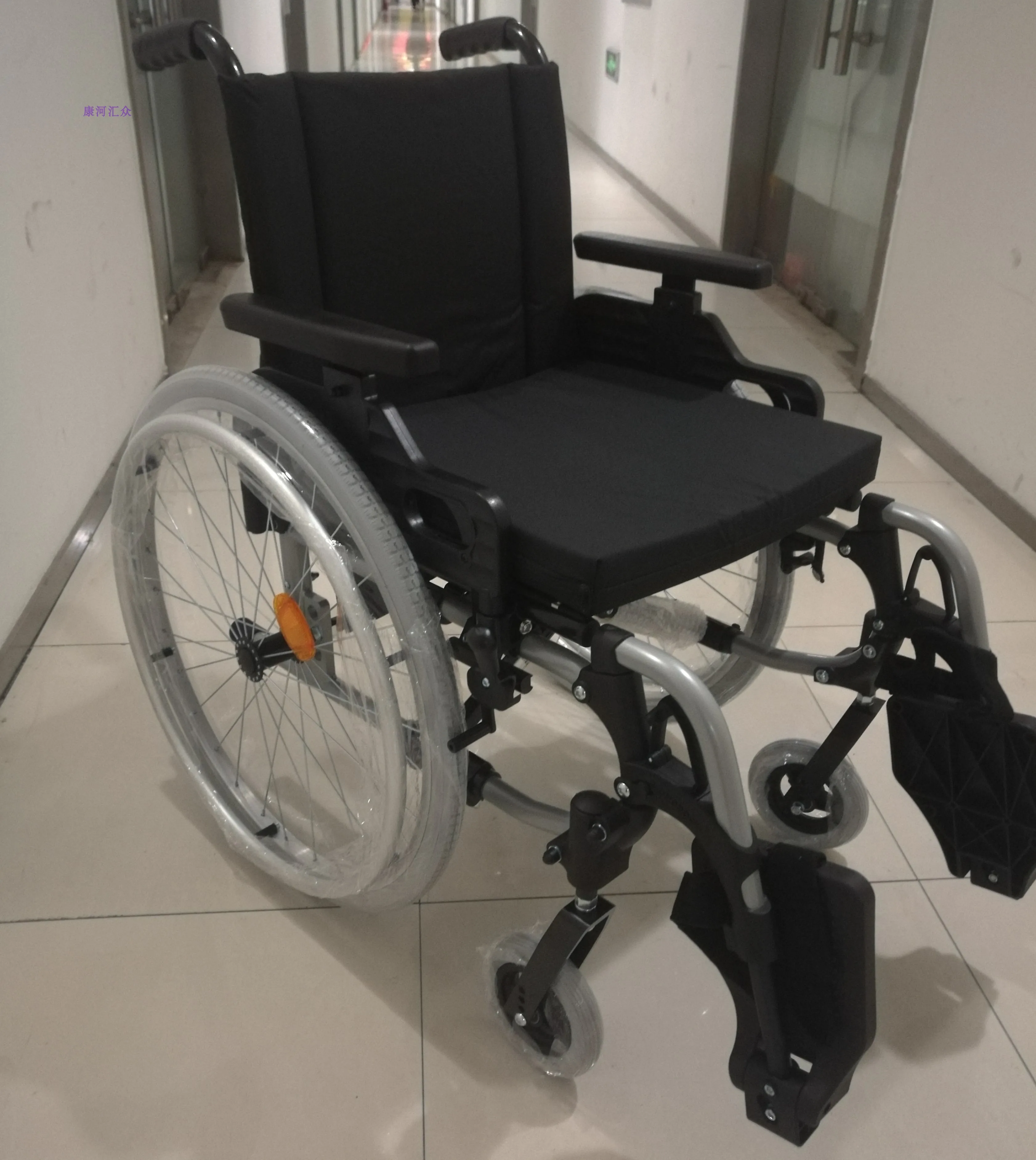 Wheelchair M1 is functional, portable and detachable.