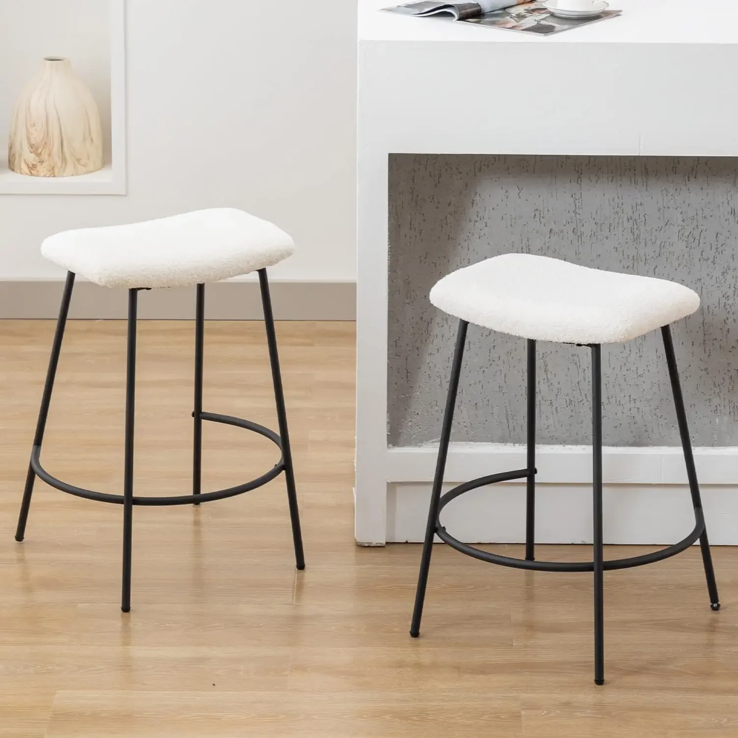 Saddle Counter Height Bar Stools Comfy Sherpa 25.5 Inches Backless Kitchen Stool Chairs Set of 2 Modern Counter Stools