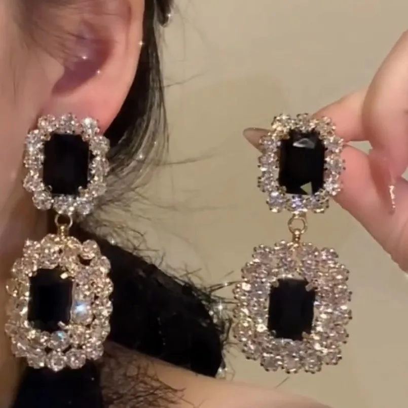 

Banquet crown retro court style full of diamonds black zircon earrings
