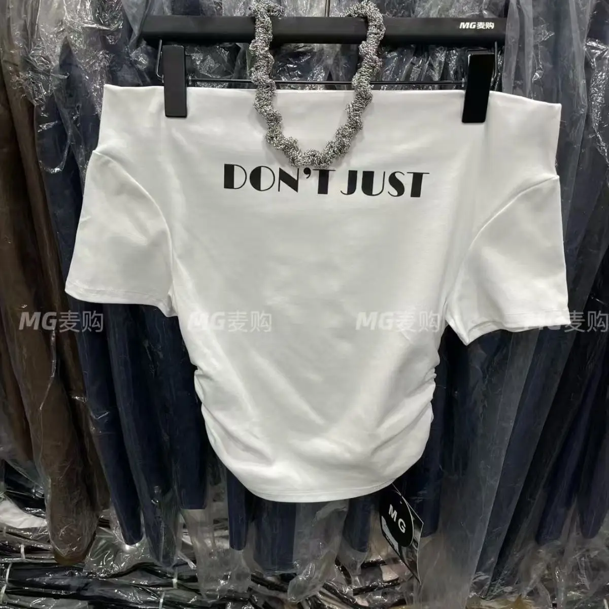 

SY'sYouthfully Korean Style T Shirts Women Short Sleeve Slim Side Folds Hot Sweet Top Summer Letter Printed Slash Neck Slim Tops