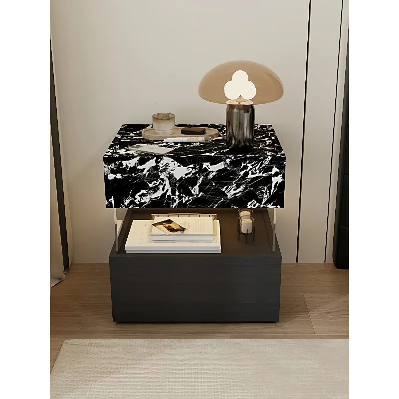 طاولة بجانب السرير معلقة بنمط رخامي فاخر وبسيط وحديث إيطالي، كابينة بجانب السرير لتخزين غرفة النوم باللونين الأبيض والأسود