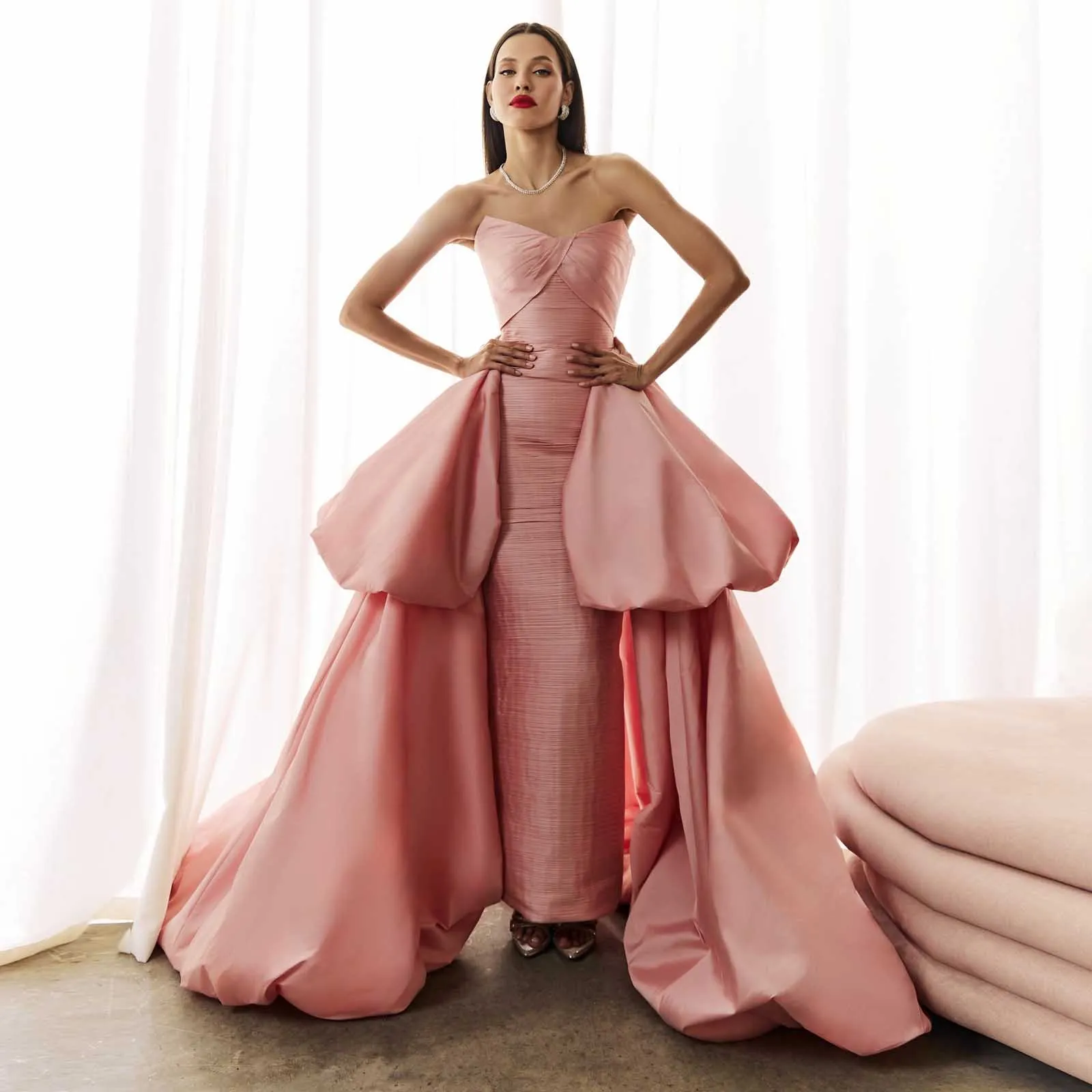 

Elegance Pink Overskirt Prom Dress Strapless Tiered Taffeta Long Evening Dresses Detachable Train Women's Formal Evening Gowns