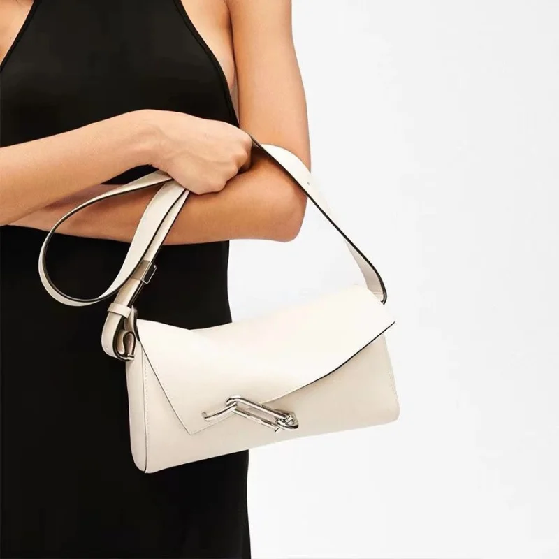 

Сумка-бокс, маленькая квадратная сумка Interlock, кожаная сумка через плечо, модная и универсальная.