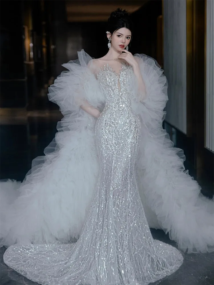 A shawl toasting style light luxury catwalk dress with of elegance