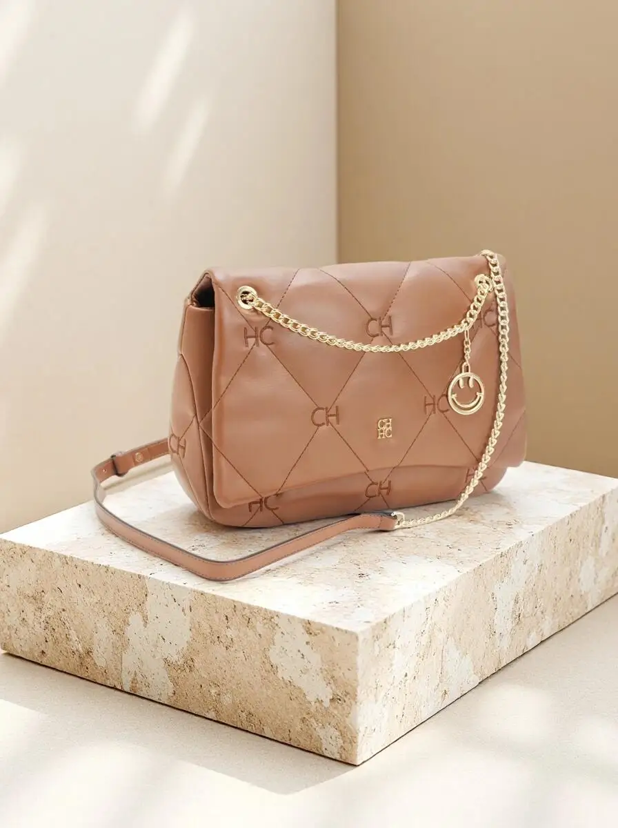 

Exquisite Women's Crossbody Bag Luxury Brand Fashionable Smiling Face Accessory Design High-Quality New Trend Women's Chain Bag