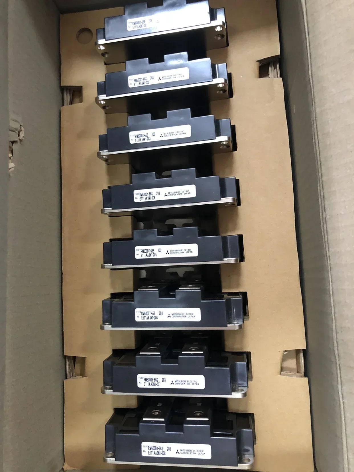 RM300DY-66S RM400DY-66S RM500DY-66S RM600DY-66S  New Original Power  Module