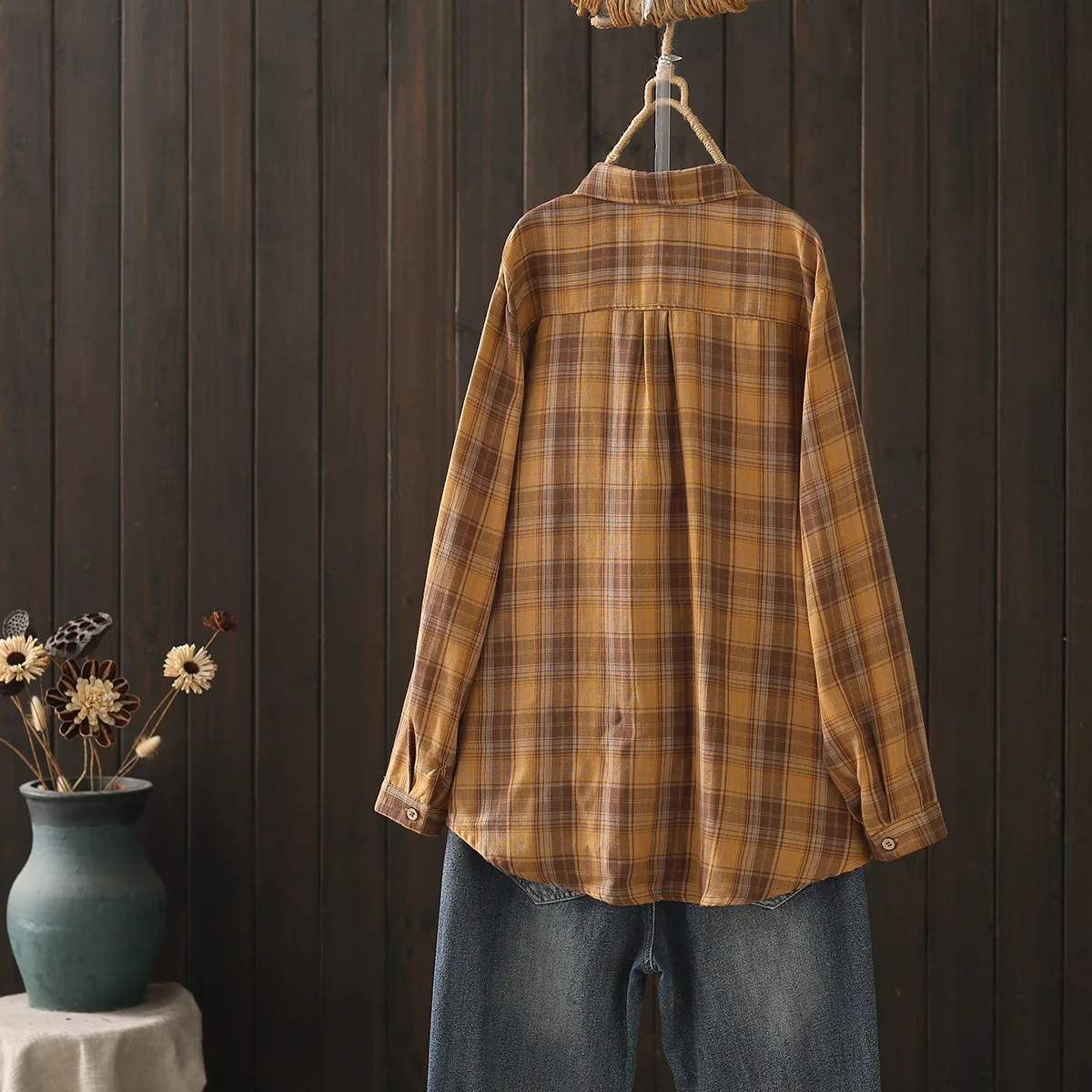 2025 Herbst Damenbekleidung mittleren Alters im japanischen Stil, Vintage, lässig, Baumwollgarn-Karomuster, karierte Damenhemden