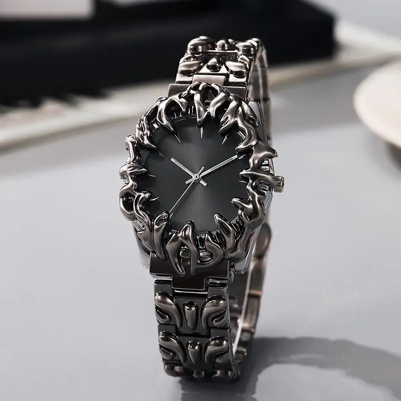 @*Y2K Retro Gothic Claw Quartz Watch Interchangeable Replaceable Dial Trendy Wristwatch for Gen Z Cool Outfit Matching Accessory