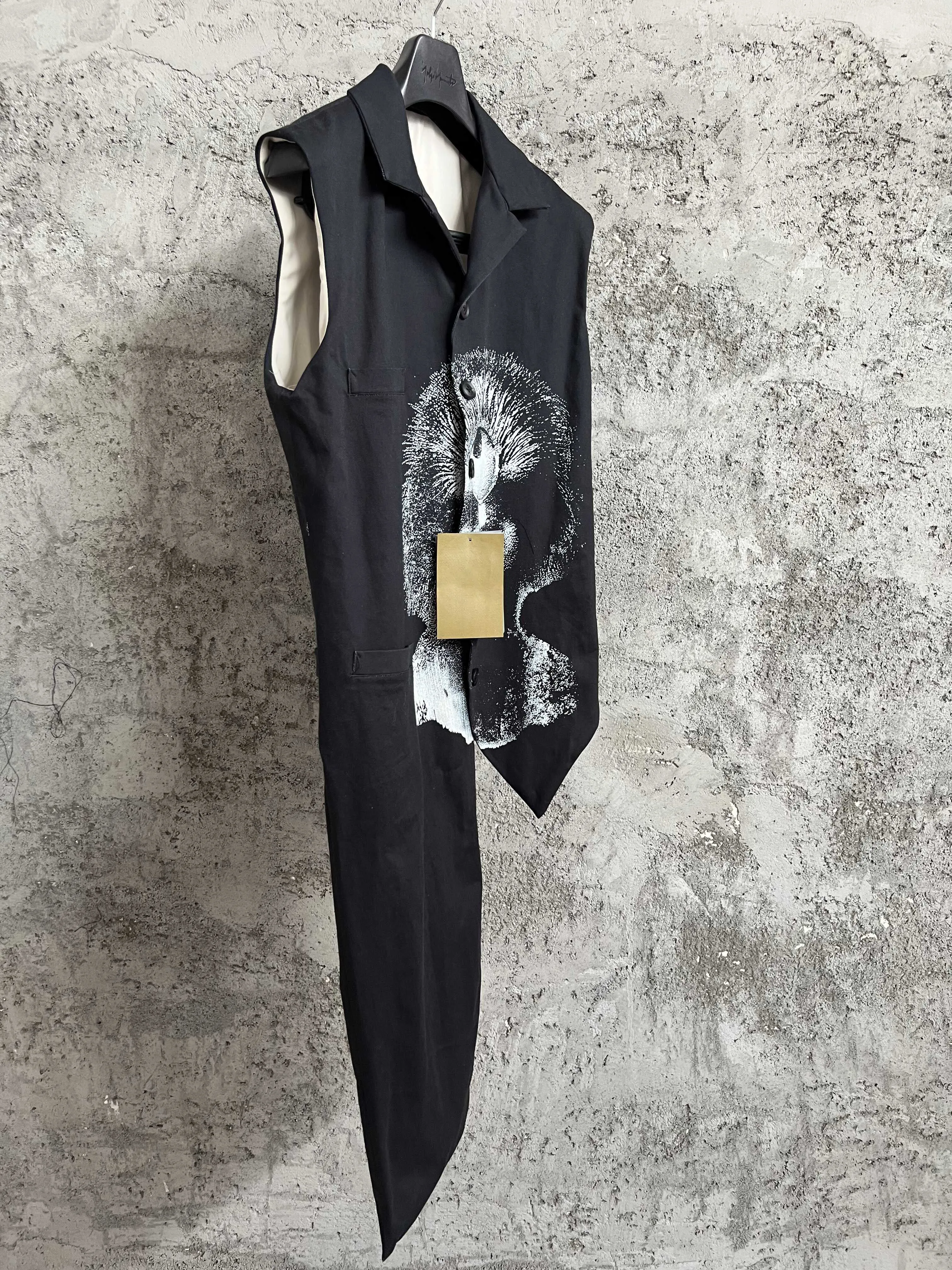 صدرية مطبوعة غير متماثلة بنمط مطبوع بتصميم ياباني أصلي بدون أكمام