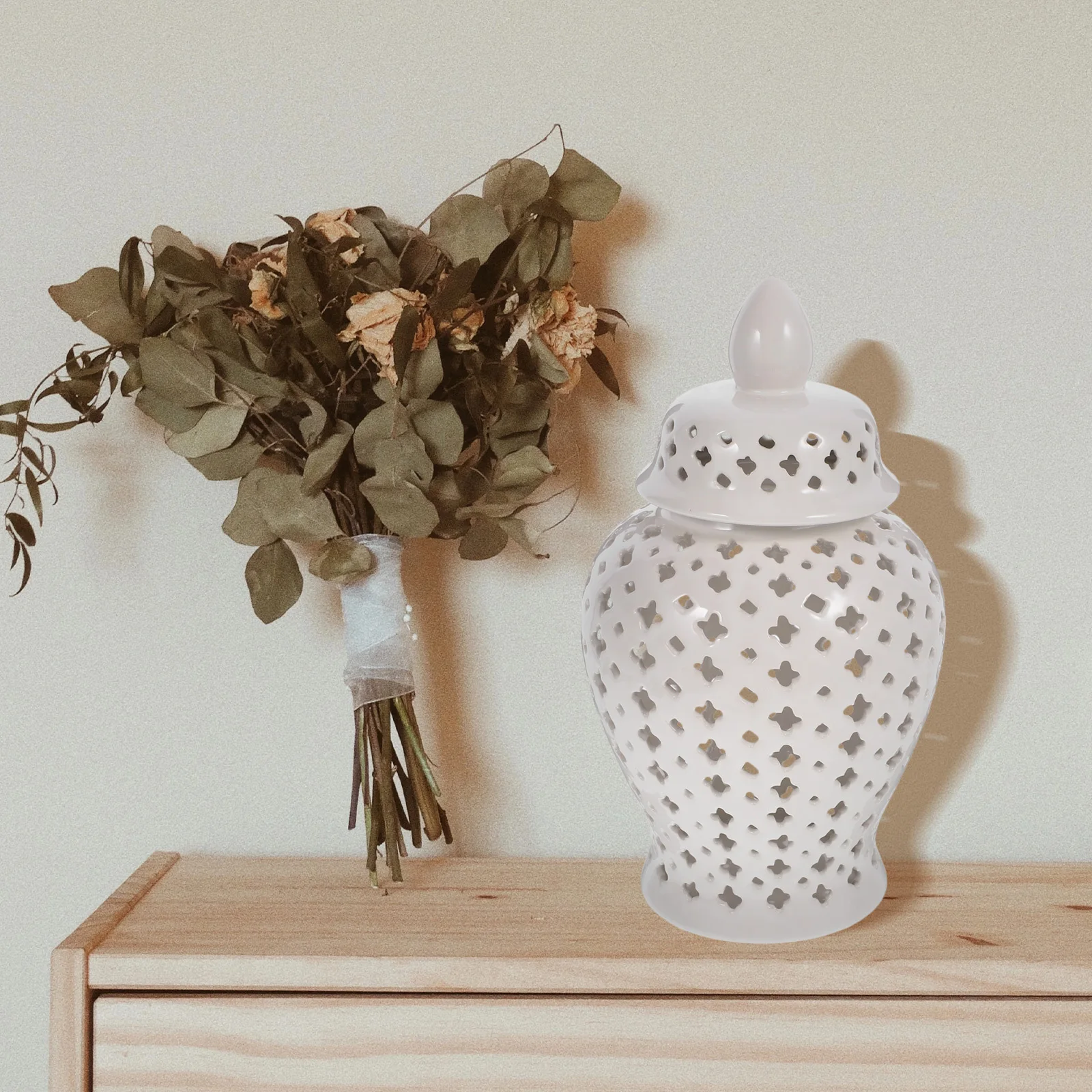 

Ceramic Hollow Out Jar Decorative Flower Vase for Home Garden Patio Wedding Display Delicate Floral Arrangement